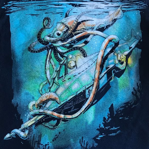 💚 2 For $20 💚 LADIES S ( FITTED ) - 20,000 Leagues Under the Sea Giant Squid - Picture 1 of 9